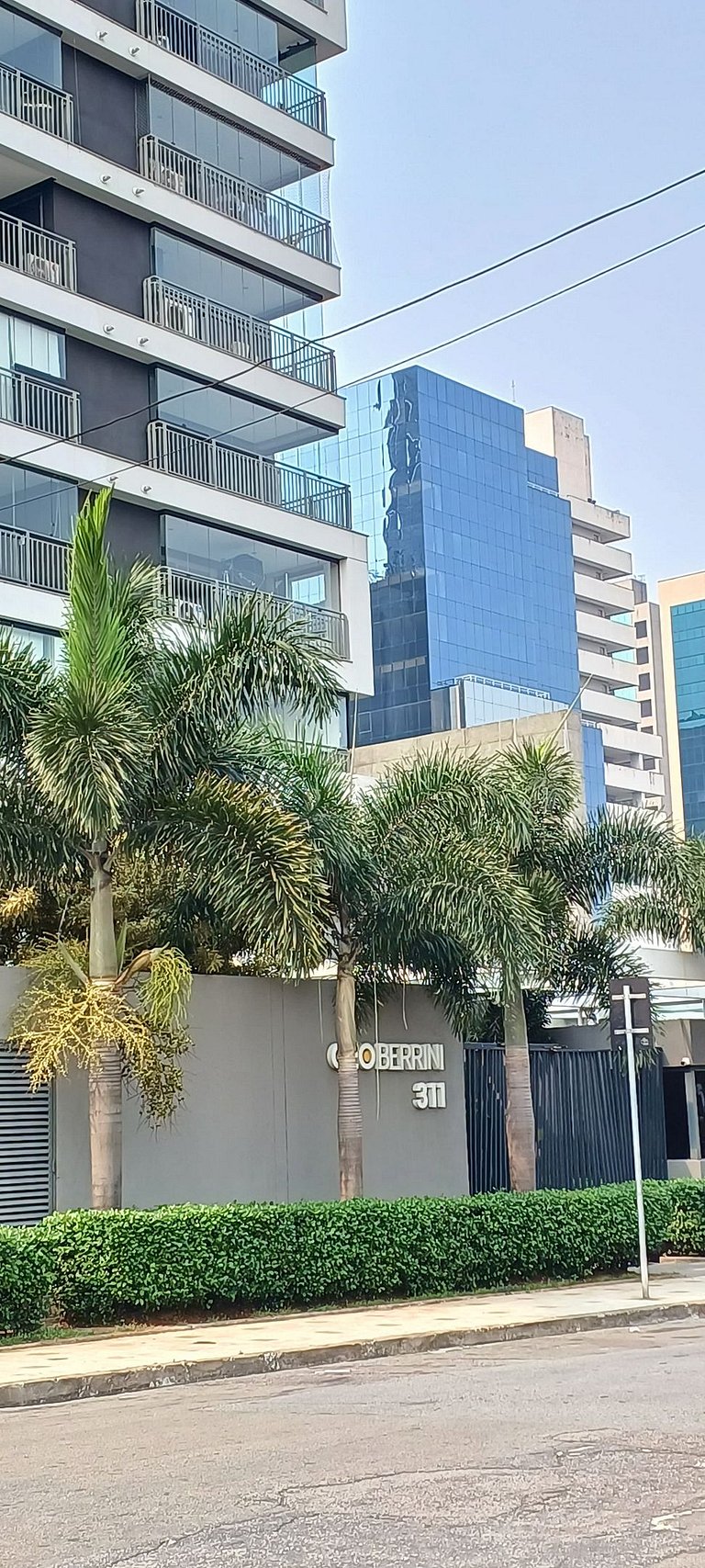 Apê c/ vista de cinema em frente shopping e Hilton - Apto155