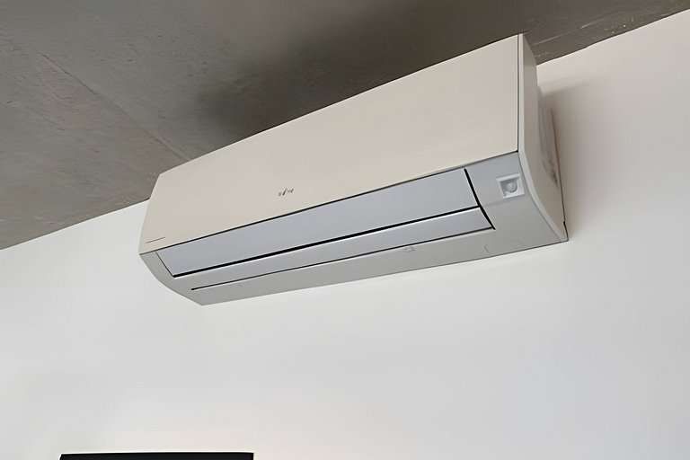 Apê c/ vista de cinema em frente shopping e Hilton - Apto155