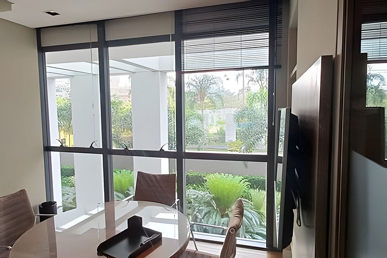 Apê c/ vista de cinema em frente shopping e Hilton - Apto155