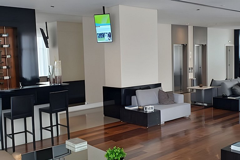 Apê c/ vista de cinema em frente shopping e Hilton - Apto155