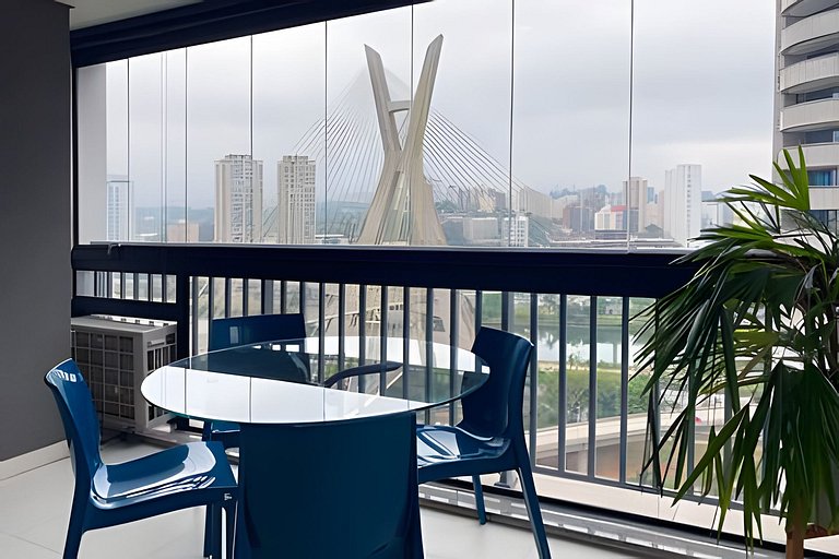 Apto alto padrão c/ Linda Vista em frente o Hilton