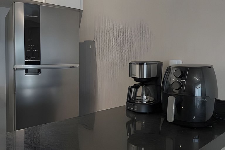 Apto alto padrão c/ Linda Vista em frente o Hilton