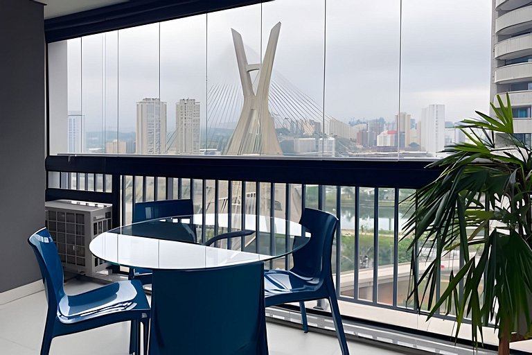 Apto alto padrão c/ Linda Vista em frente o Hilton