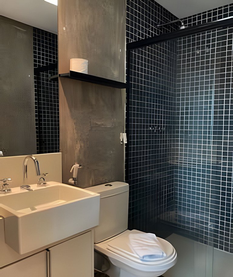 Apto alto padrão c/ Linda Vista em frente o Hilton