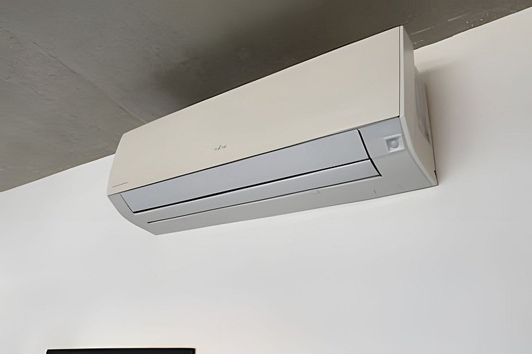 Apto alto padrão c/ Linda Vista em frente o Hilton