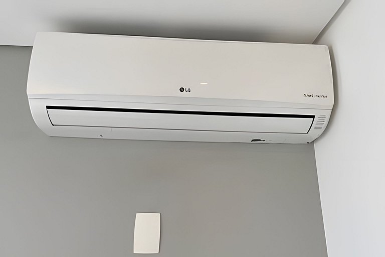 Apto alto padrão c/ Linda Vista em frente o Hilton